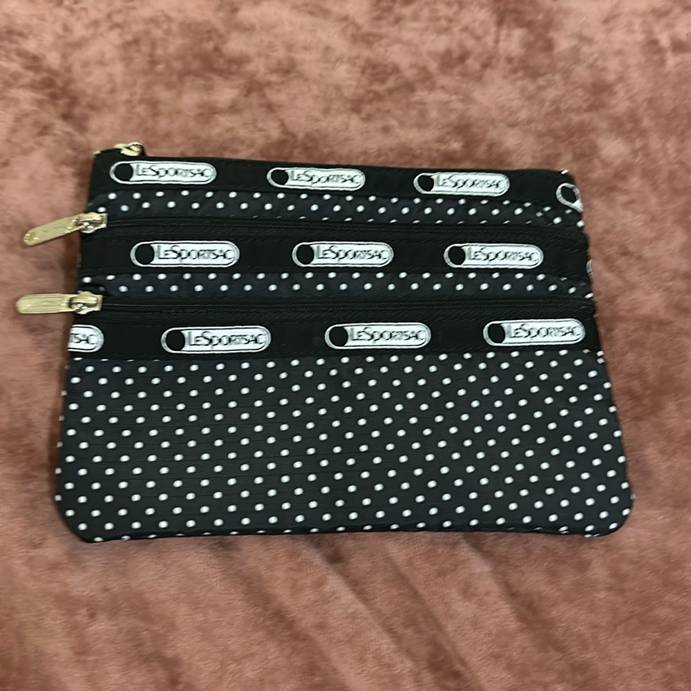 3-ZIP COSMETIC -black with white dots